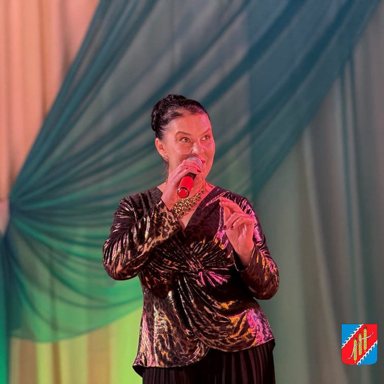 В преддверии трогательного и значимого для каждого из нас праздника – Дня Матери, в Джанкойском районном Доме культуры состоялась концертная программа «Мама – нет слова ярче и милей» В преддверии трогательного и значимого для каждого из нас праздника – Дня Матери, в Джанкойском районном Доме культуры состоялась концертная программа «Мама – нет слова ярче и милей»