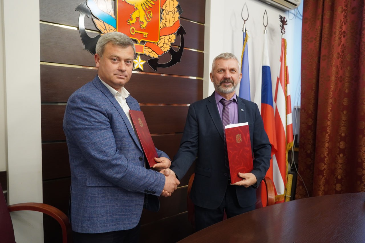 Олег Каторгин: В Керчи заключили соглашение о сотрудничестве между Всероссийской общественной организацией «Русское географическое общество» в Республике Крым и Администрацией города Олег Каторгин: В Керчи заключили соглашение о сотрудничестве между Всероссийской общественной организацией «Русское географическое общество» в Республике Крым и Администрацией города