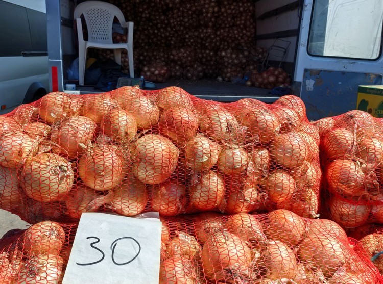 Ярмарки против спекулянтов: в Крыму ищут способы сделать овощи доступнее Ярмарки против спекулянтов: в Крыму ищут способы сделать овощи доступнее