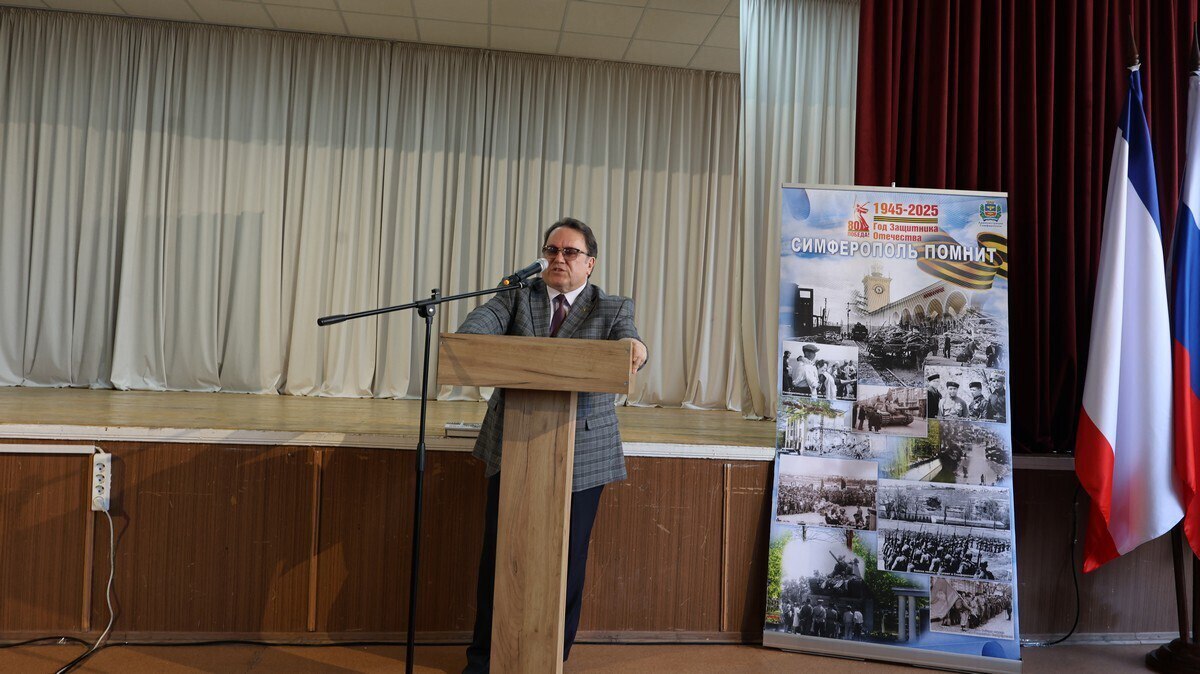 Олег Лобов: необходимо развивать и укреплять взаимодействие архивов и школ в изучении истории Крыма Олег Лобов: необходимо развивать и укреплять взаимодействие архивов и школ в изучении истории Крыма