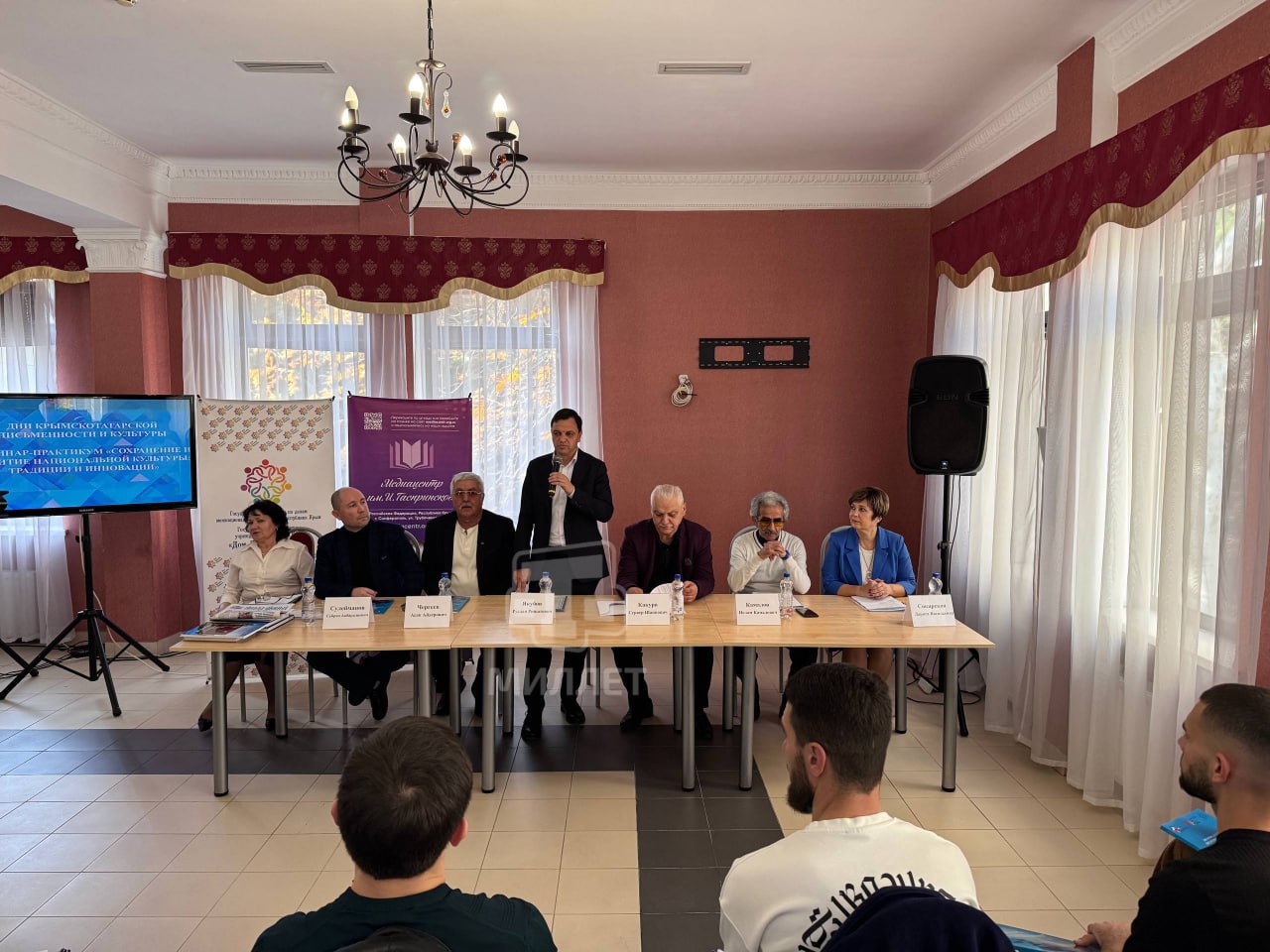 В Алуште провели семинар-практикум «Сохранение и развитие национальной культуры: традиции и инновации» В Алуште провели семинар-практикум «Сохранение и развитие национальной культуры: традиции и инновации»