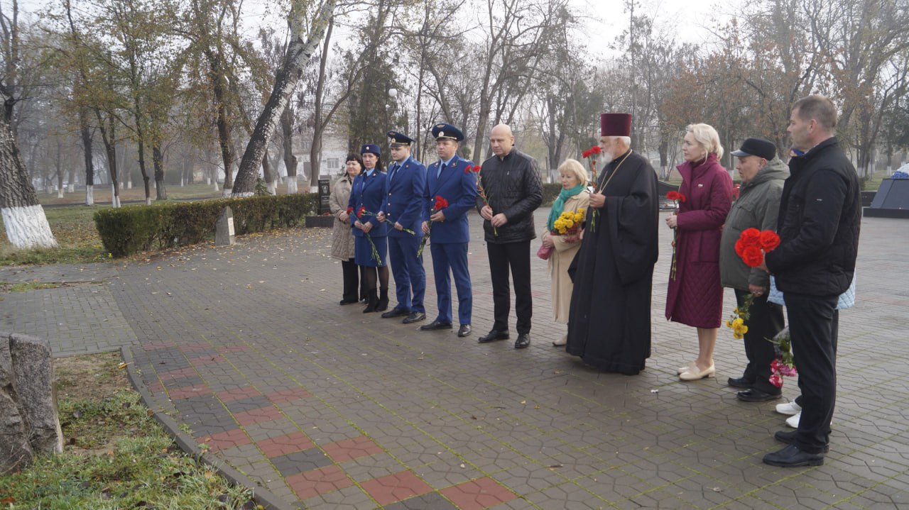 Александр Харламов: 30 ноября в России чествуют ликвидаторов последствий аварии на Чернобыльской атомной электростанции — людей, которые ценой своей жизни и здоровья смогли одолеть страшную трагедию 20 века, случившуюся 26...