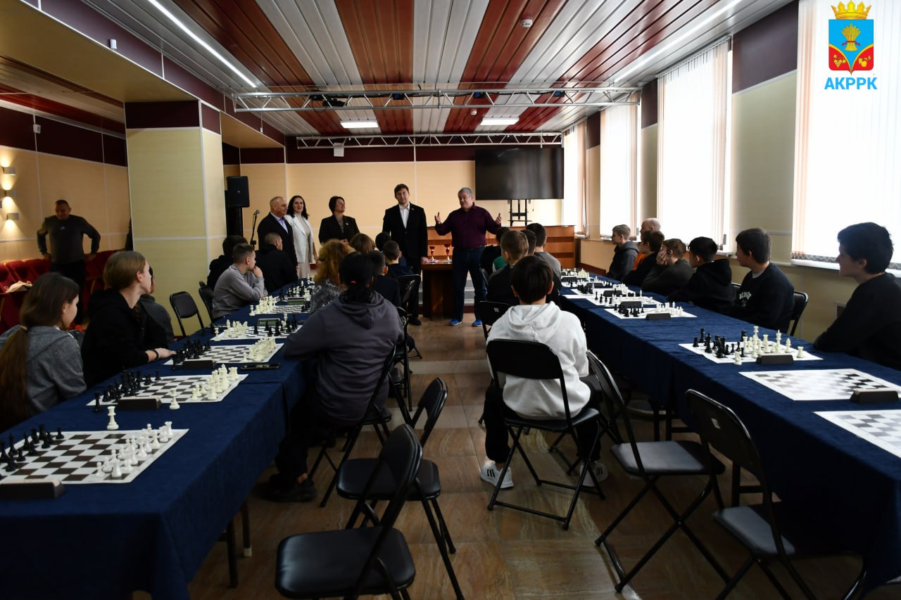 Василий Грабован: Сегодня наш район посетил Сергей Карякин, представитель Госсовета Крыма и член Комитета Совета Федерации по социальной политике Василий Грабован: Сегодня наш район посетил Сергей Карякин, представитель Госсовета Крыма и член Комитета Совета Федерации по социальной политике