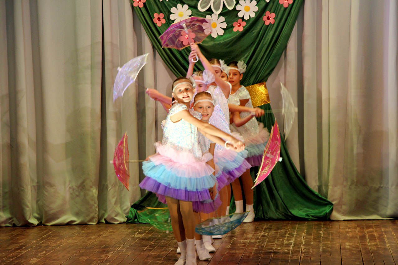 В Судакском городском ДК «Долина Роз» прошла концертная программа, посвященная Дню матери В Судакском городском ДК «Долина Роз» прошла концертная программа, посвященная Дню матери