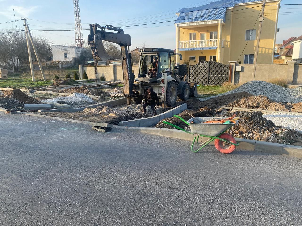 В Евпатории реконструкцию основных городских магистралей планируют завершить до конца года В Евпатории реконструкцию основных городских магистралей планируют завершить до конца года