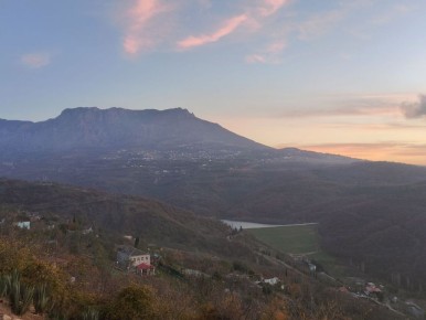 Галина Огнёва: С добрым, любимая Алушта!. Природа замирает на пороге зимы, и в этом ее особая прелесть
