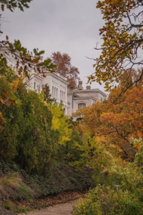 Осень в старинном Ливадийском парке