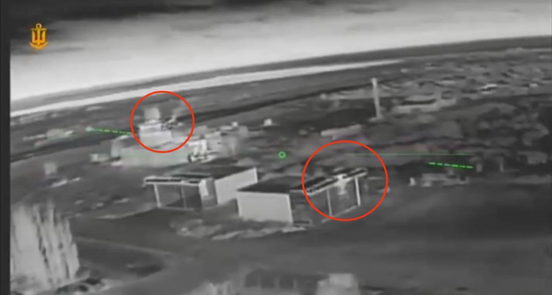 Комплексная атака врага на аэродромы Крыма Комплексная атака врага на аэродромы Крыма