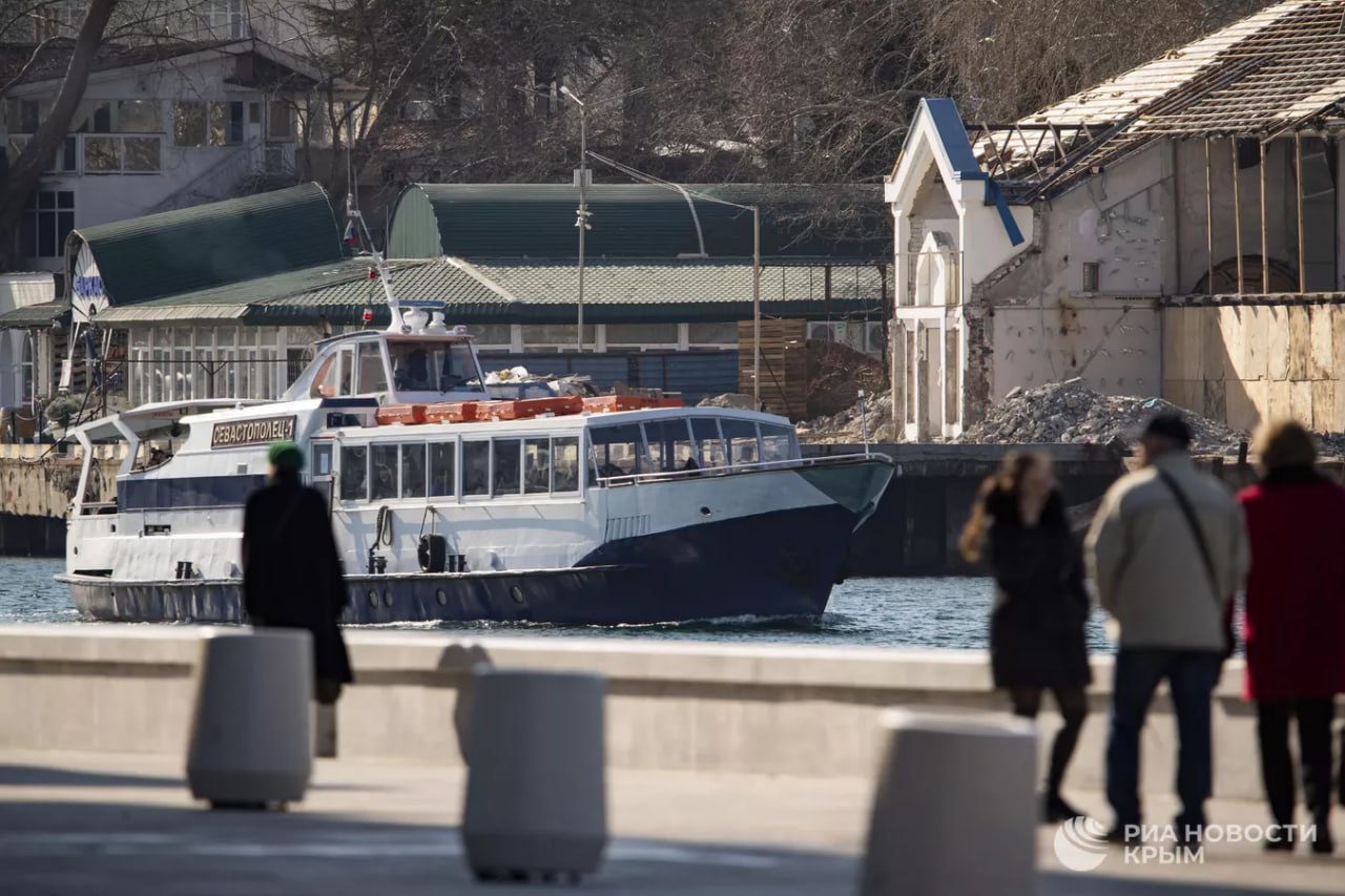 В Севастополе четвертый раз за день остановили морской транспорт