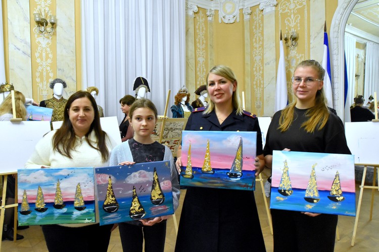 В театре имени Горького в Симферополе прошел мастер-класс ко Дню матери В театре имени Горького в Симферополе прошел мастер-класс ко Дню матери