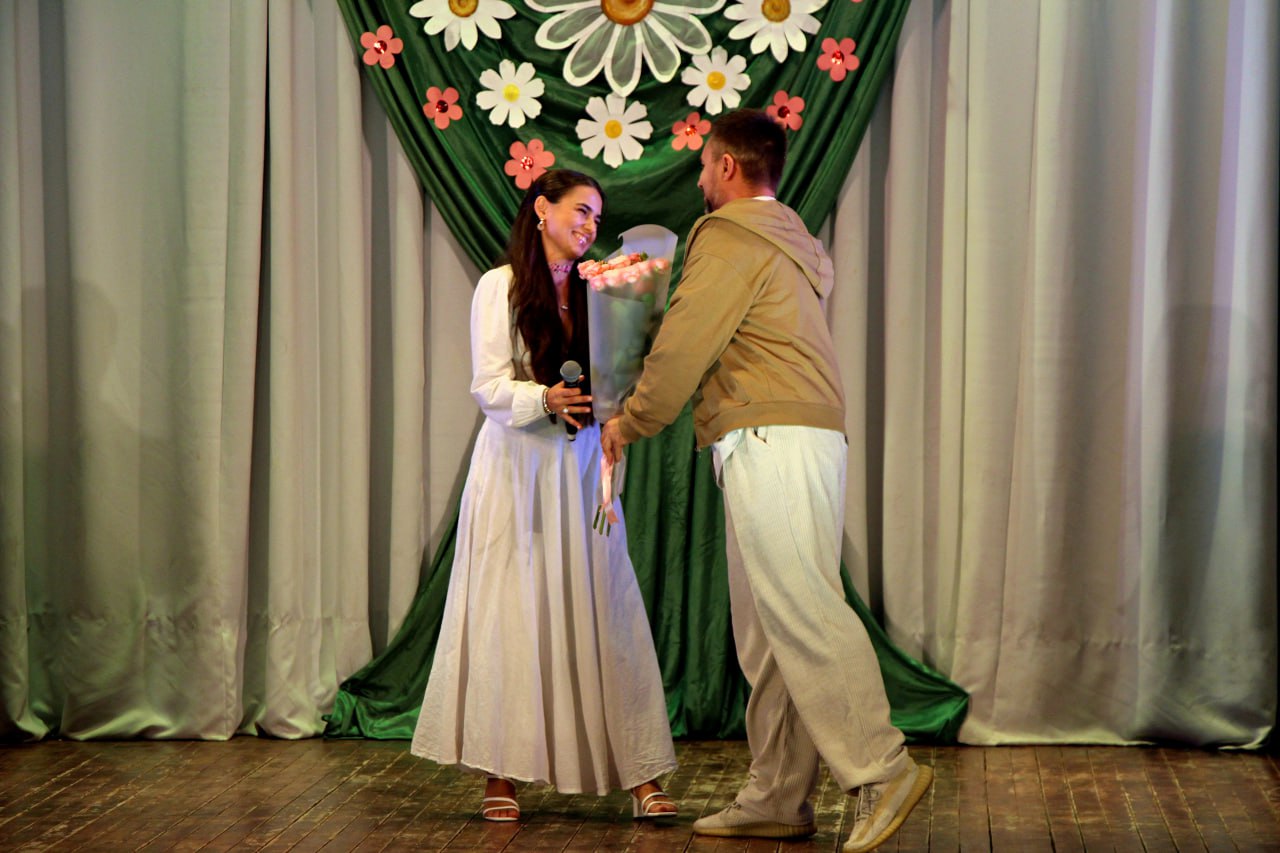 В Судакском городском ДК «Долина Роз» прошла концертная программа, посвященная Дню матери В Судакском городском ДК «Долина Роз» прошла концертная программа, посвященная Дню матери