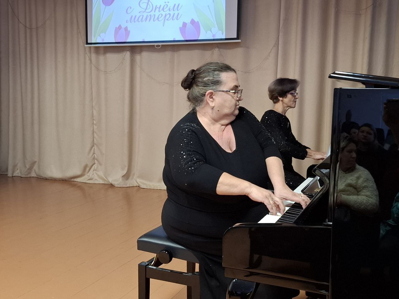В Детской школе искусств состоялся концерт, посвящённый одному из самых теплых и близких сердцу праздников — Дню матери В Детской школе искусств состоялся концерт, посвящённый одному из самых теплых и близких сердцу праздников — Дню матери