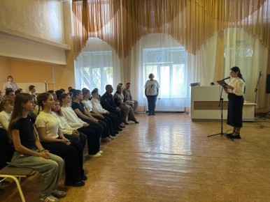 «Мы - граждане России» - торжественное вручение паспортов в Коктебельской школе