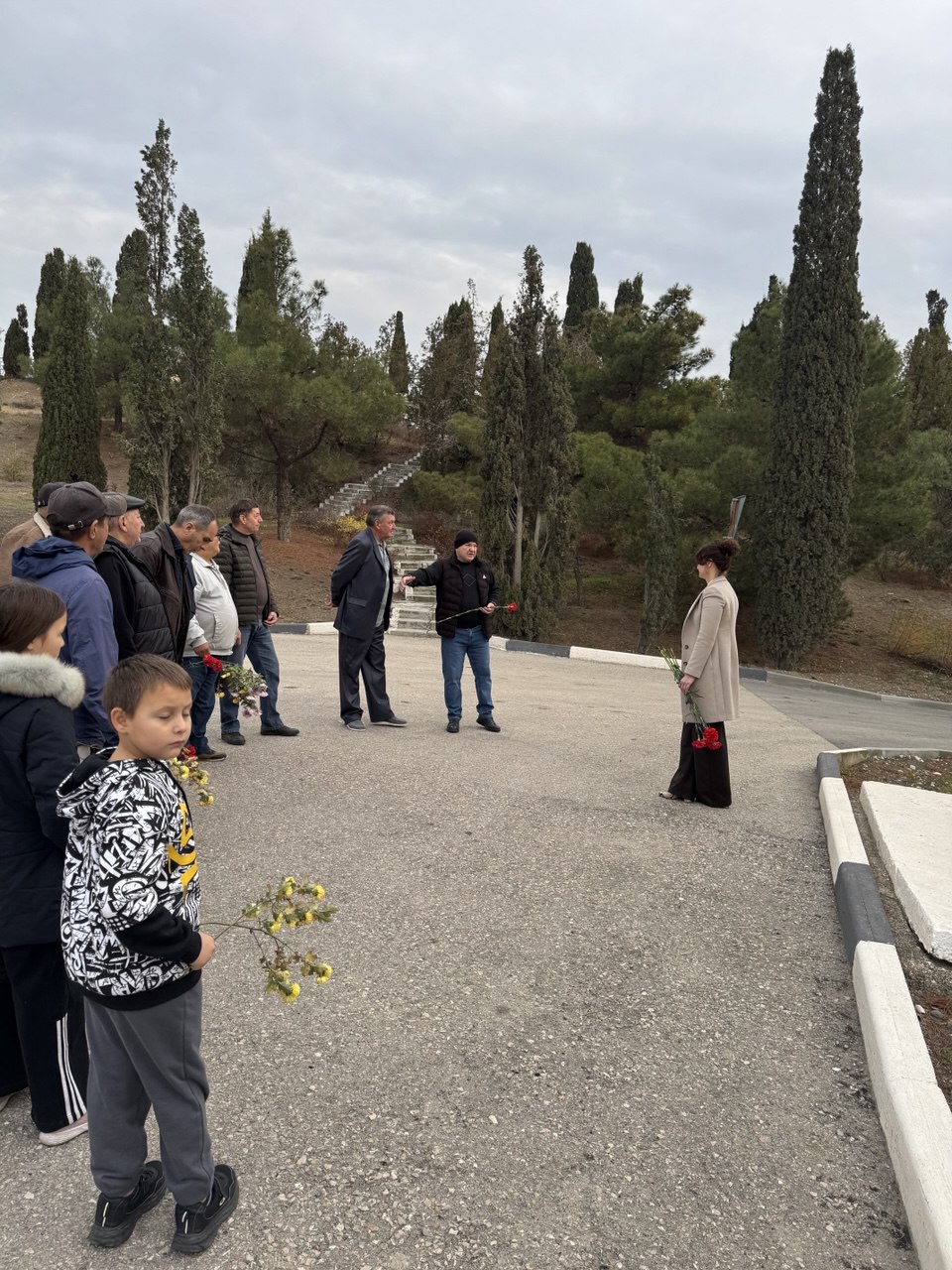 В Судаке прошло возложение цветов к памятнику ликвидаторам аварии на ЧАЭС