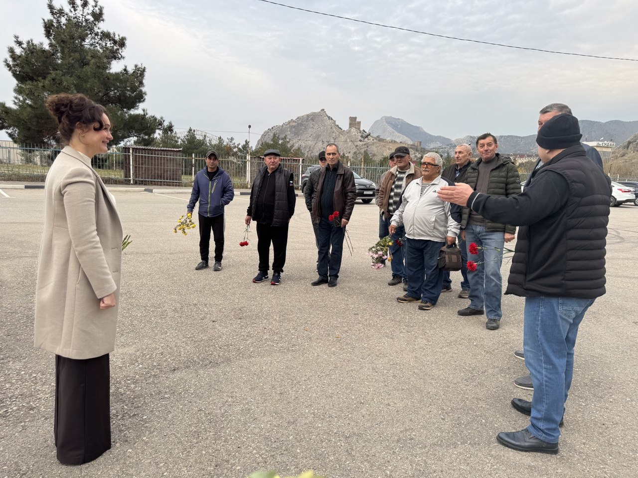 В Судаке прошло возложение цветов к памятнику ликвидаторам аварии на ЧАЭС В Судаке прошло возложение цветов к памятнику ликвидаторам аварии на ЧАЭС