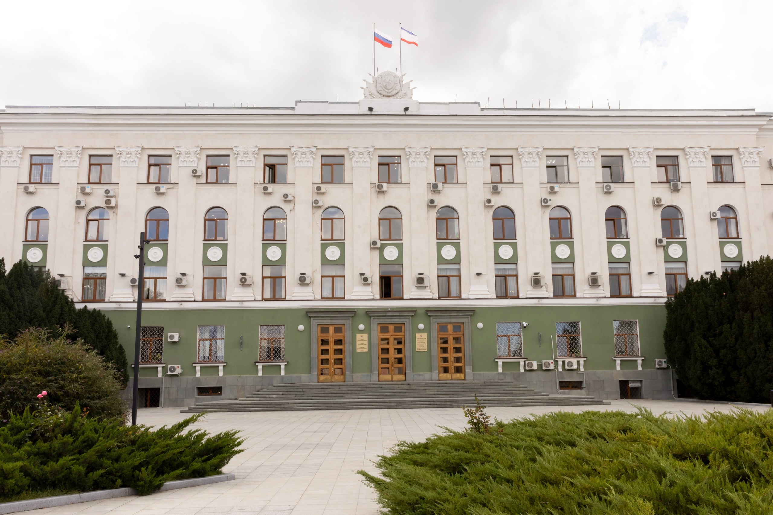 Подписал бюджет Республики Крым на 2026 год и плановый период 2027–2028 гг., принятый Государственным Советом РК.