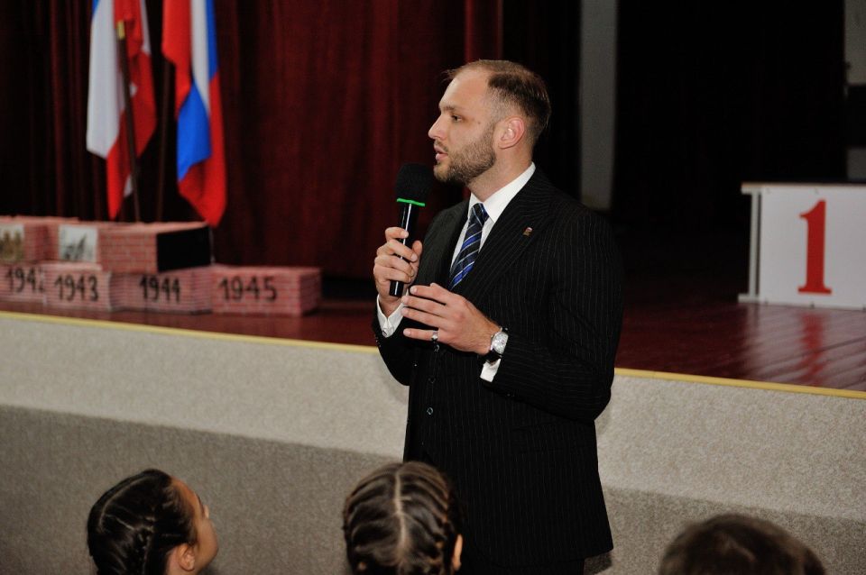 В Евпатории представители МВД и общественники провели встречу с кадетами В Евпатории представители МВД и общественники провели встречу с кадетами