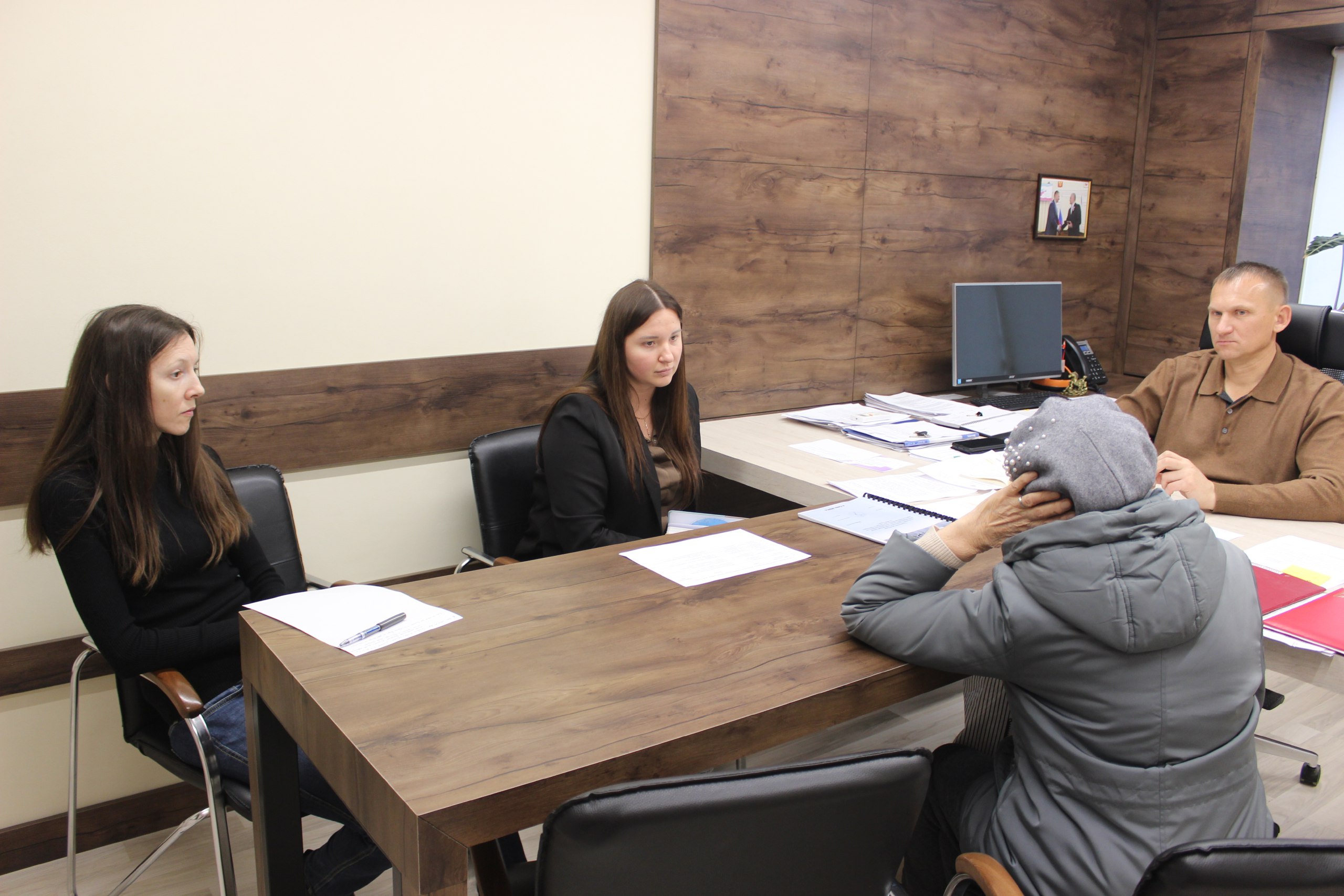 Первый заместитель главы администрации Андрей Польченко провел еженедельный прием граждан Первый заместитель главы администрации Андрей Польченко провел еженедельный прием граждан