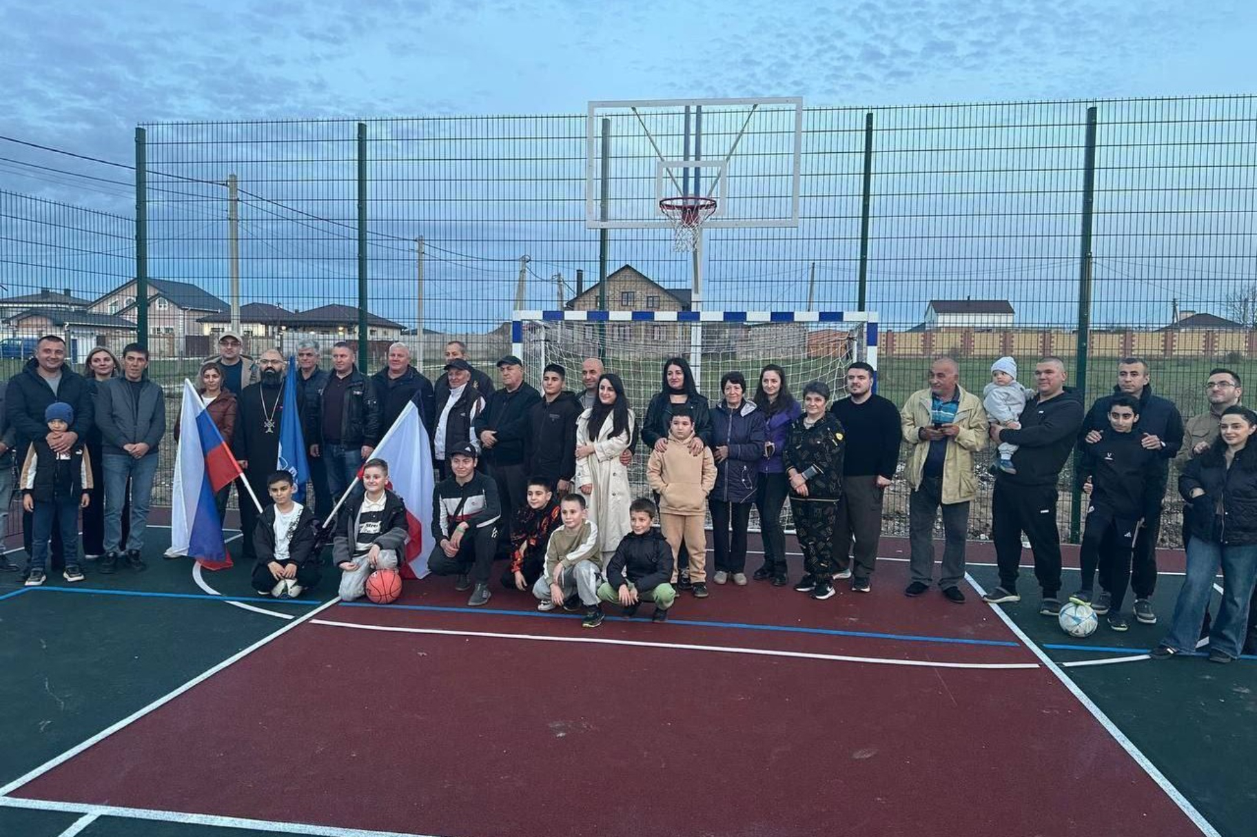 Народная программа в действии: в Айкаване открылась новая многофункциональная спортивная площадка