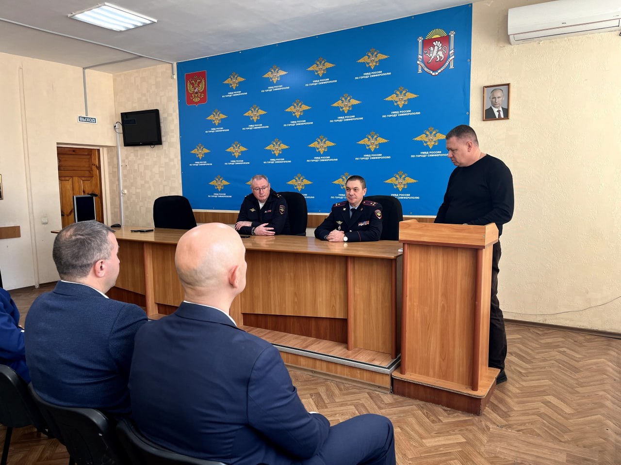 Владимир Трегуб: В Симферополе открыли Комнату истории Владимир Трегуб: В Симферополе открыли Комнату истории