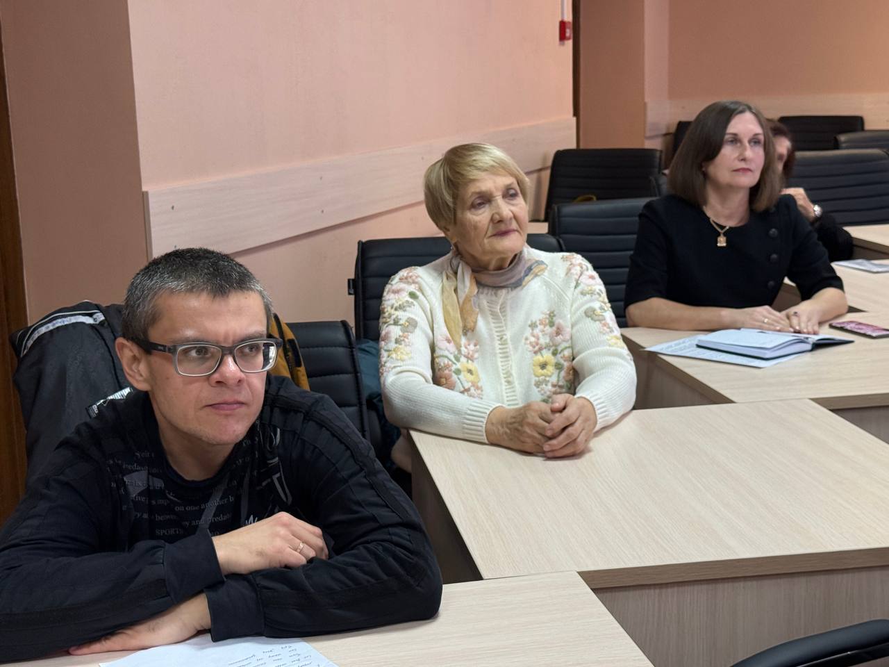 Состоялось рабочее совещание в рамках проведения месячника по защите прав инвалидов в Республике Крым Состоялось рабочее совещание в рамках проведения месячника по защите прав инвалидов в Республике Крым