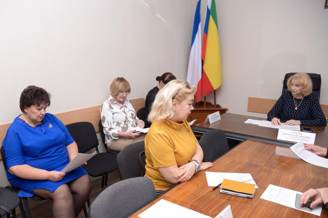 Эммилия Леонова: Провела заседание комитета по вопросам социальной политики, образования, культуры, спорта и делам молодёжи Евпаторийского городского совета Республики Крым Эммилия Леонова: Провела заседание комитета по вопросам социальной политики, образования, культуры, спорта и делам молодёжи Евпаторийского городского совета Республики Крым