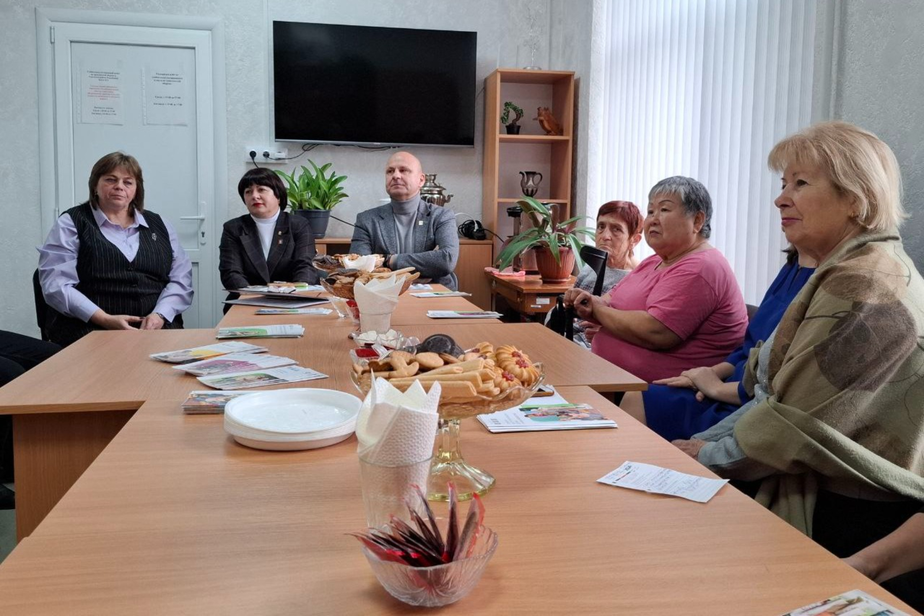 В Центре социального обслуживания граждан пожилого возраста и инвалидов состоялось заседание круглого стола, посвященного Дню инвалидов