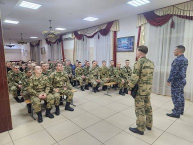 Мероприятие профессионального ориентирования провел севастопольский росгвардеец