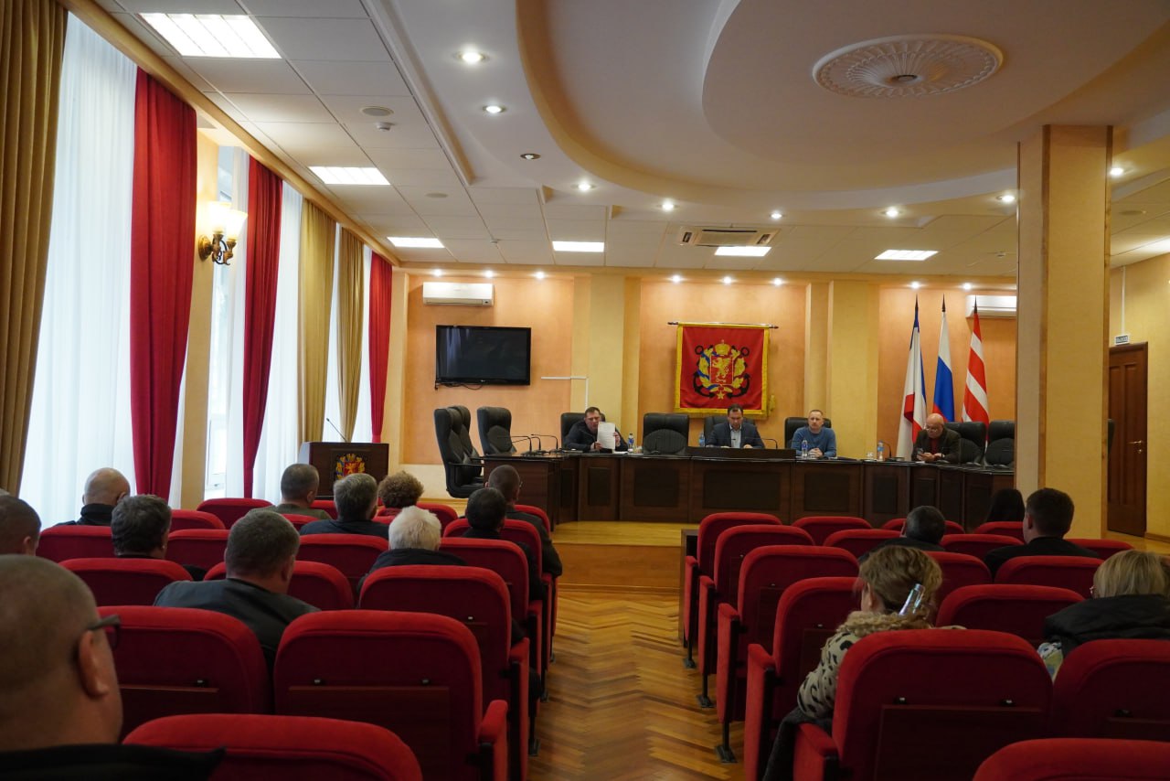 Олег Каторгин: По поручению Председателя Совета министров Республики Крым Юрия Гоцанюка провели совещание по вопросам организации работы с обращениями граждан