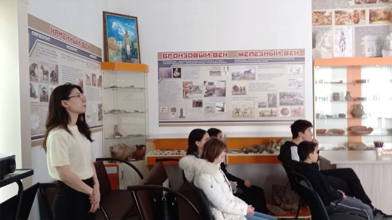 Воспитанники кружка «Знай и люби свой край» отметили День матери Воспитанники кружка «Знай и люби свой край» отметили День матери