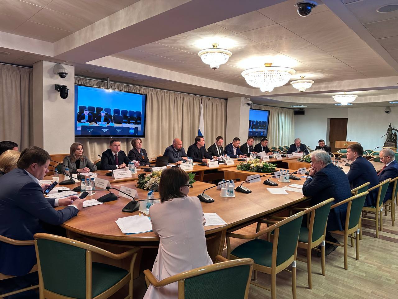 Сегодня на заседании Комитета были рассмотрены важные законопроекты, которые касаются объединения муниципального жилищного контроля и регионального органа государственного жилищного надзора в единую службу, уточнения порядка...