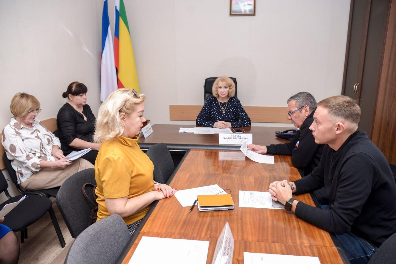 Эммилия Леонова: Провела заседание комитета по вопросам социальной политики, образования, культуры, спорта и делам молодёжи Евпаторийского городского совета Республики Крым Эммилия Леонова: Провела заседание комитета по вопросам социальной политики, образования, культуры, спорта и делам молодёжи Евпаторийского городского совета Республики Крым