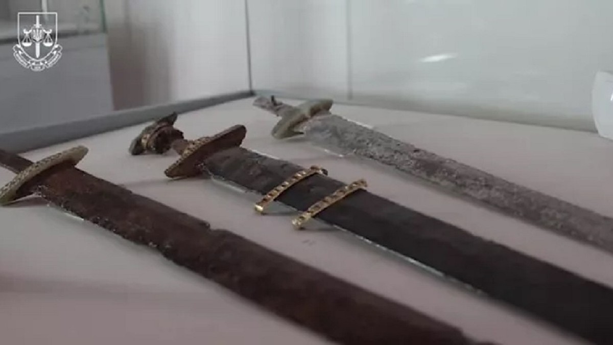 У сбежавшего на Украину экс-главы Совмина Крыма нашли 7 тысяч артефактов