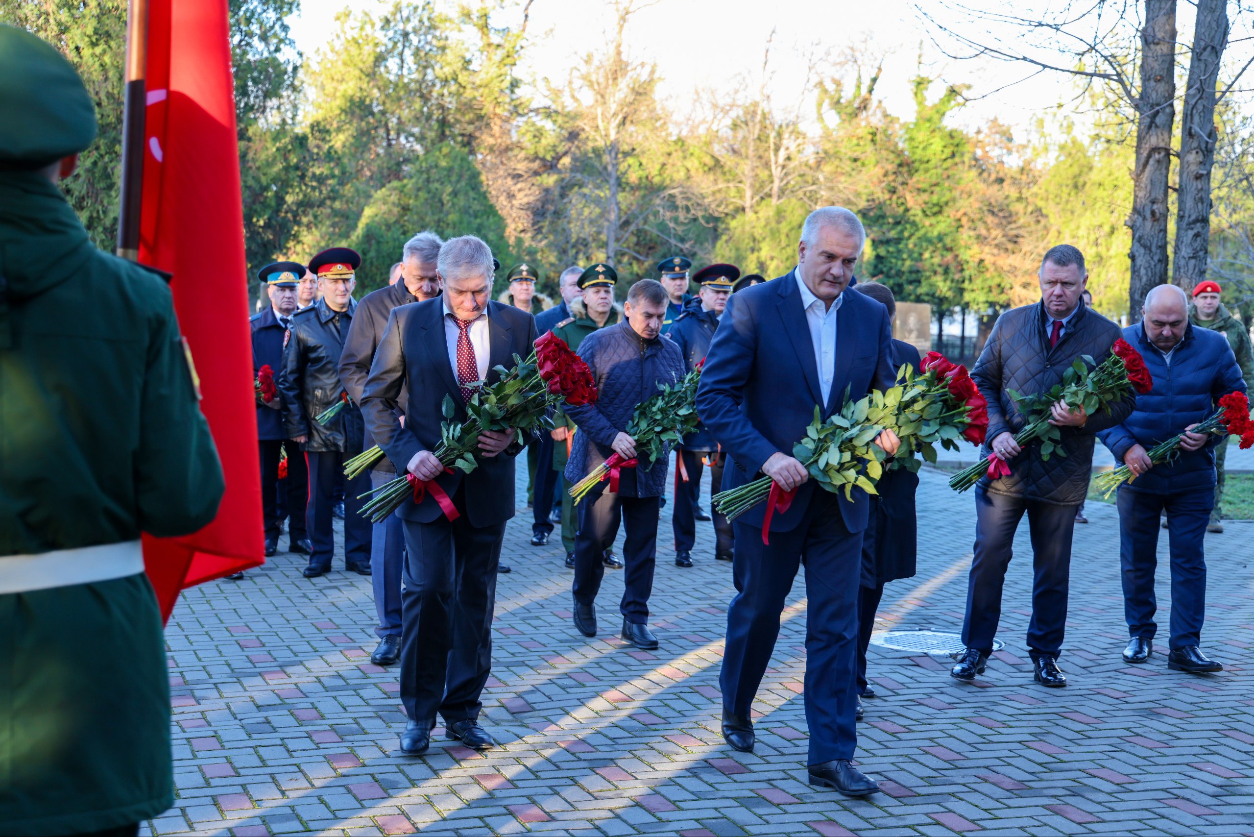 Юрий Гоцанюк: 3 декабря в России отмечается День Неизвестного солдата – день, когда мы склоняем головы в знак глубочайшего уважения и вечной памяти всем павшим защитникам Отечества Юрий Гоцанюк: 3 декабря в России отмечается День Неизвестного солдата – день, когда мы склоняем головы в знак глубочайшего уважения и вечной памяти всем павшим защитникам Отечества