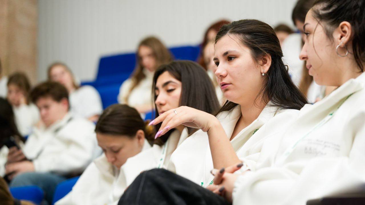 Панельная дискуссия «Достигаем вместе» на форуме «Доброслёт» Панельная дискуссия «Достигаем вместе» на форуме «Доброслёт»