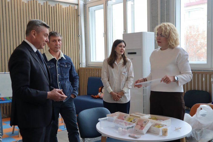 Зарплаты до 115 тыс. рублей предложили участникам СВО на форуме вакансий Зарплаты до 115 тыс. рублей предложили участникам СВО на форуме вакансий