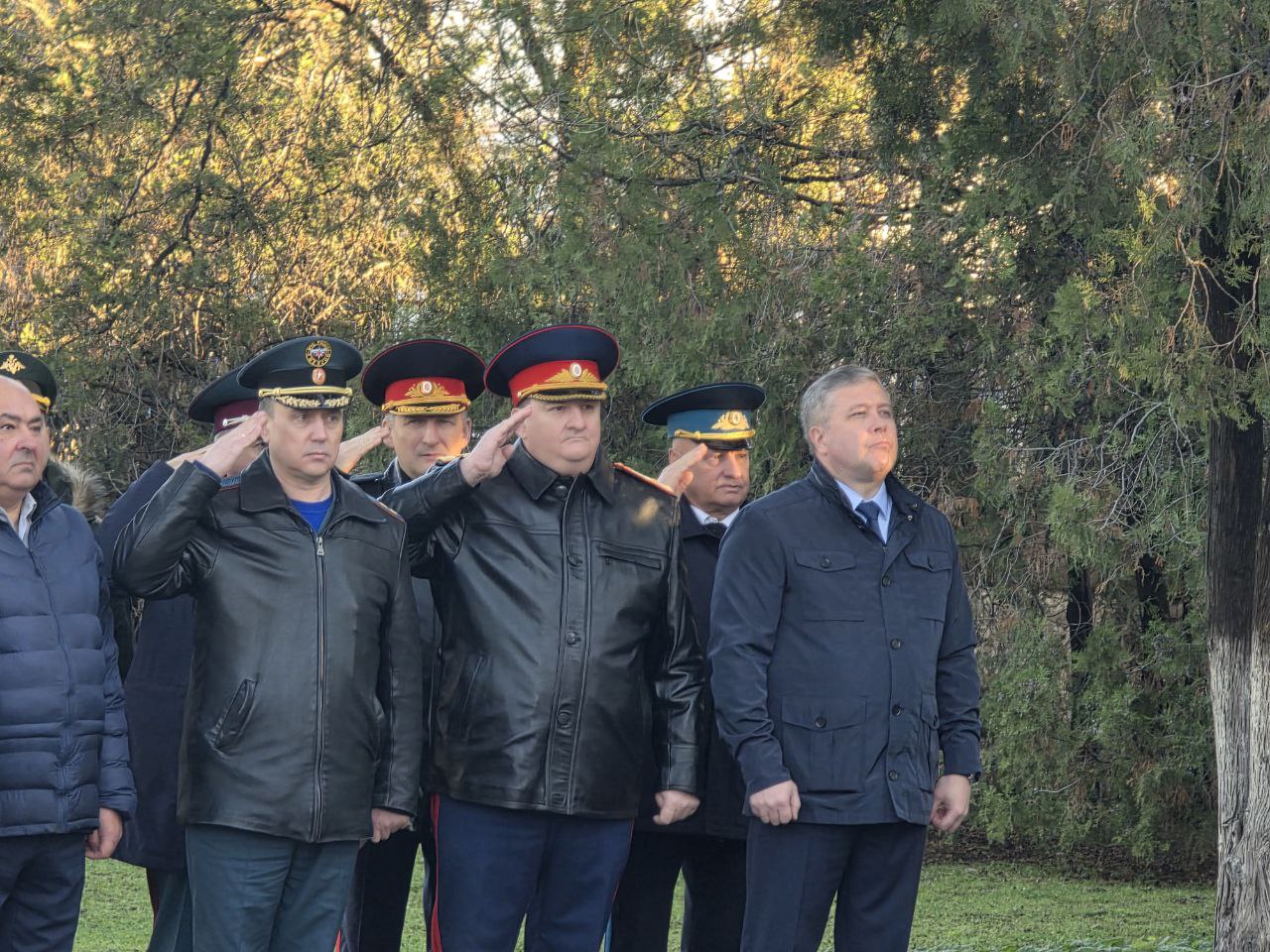 В Крыму и Севастополе росгвардейцы присоединились к мероприятиям, посвященным Дню Неизвестного солдата В Крыму и Севастополе росгвардейцы присоединились к мероприятиям, посвященным Дню Неизвестного солдата