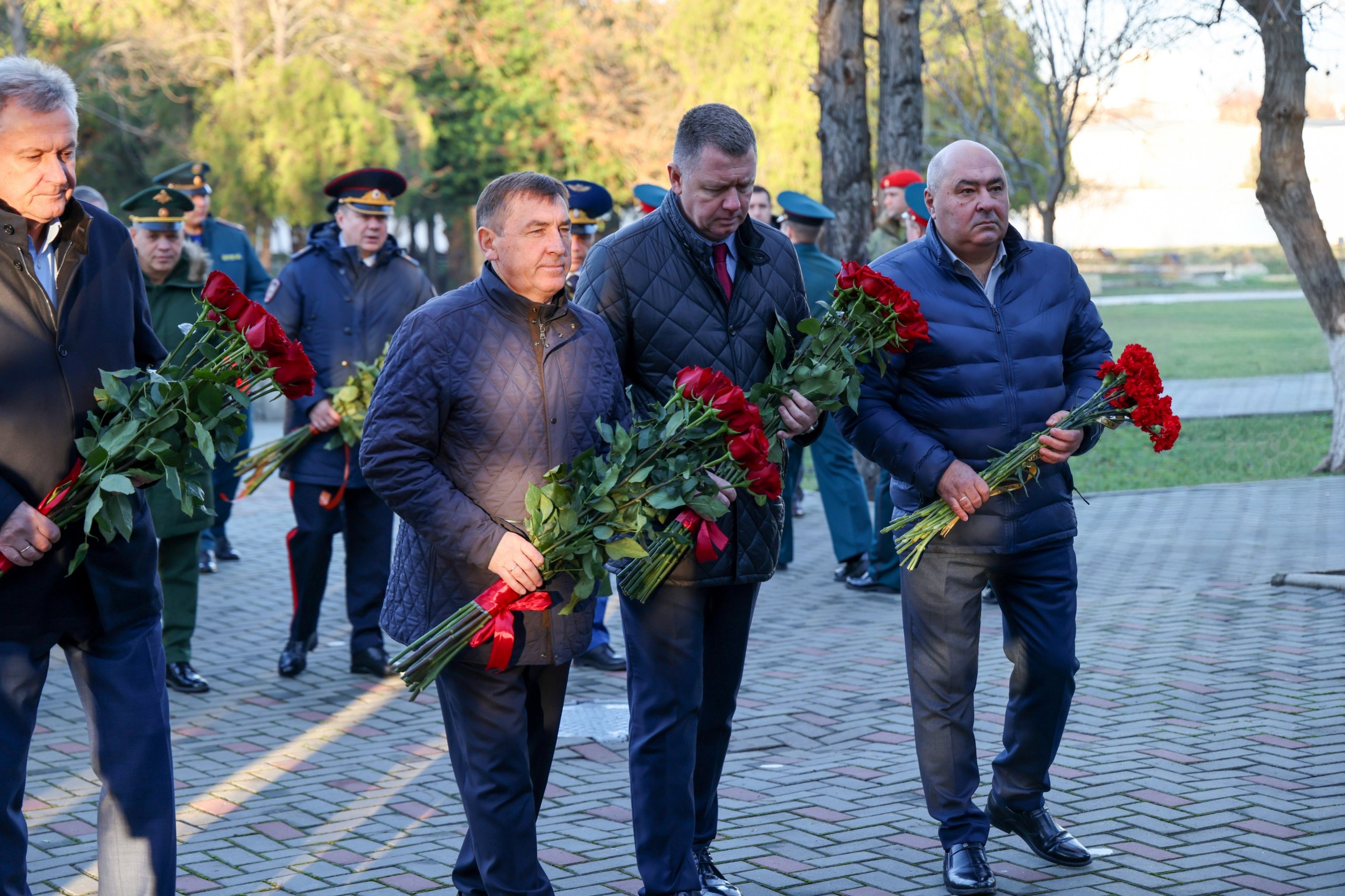 Юрий Гоцанюк: 3 декабря в России отмечается День Неизвестного солдата – день, когда мы склоняем головы в знак глубочайшего уважения и вечной памяти всем павшим защитникам Отечества Юрий Гоцанюк: 3 декабря в России отмечается День Неизвестного солдата – день, когда мы склоняем головы в знак глубочайшего уважения и вечной памяти всем павшим защитникам Отечества
