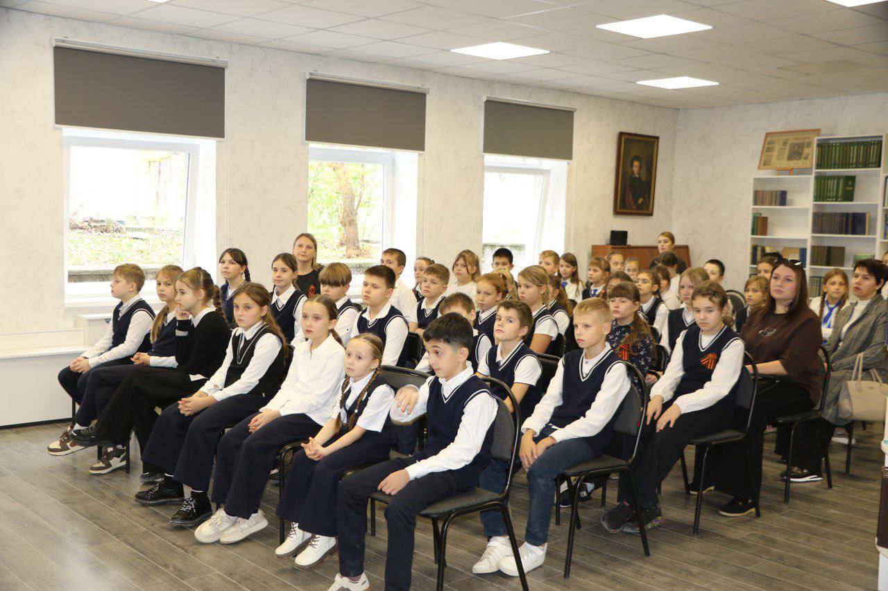 Ольга Урайкина: Сегодня в Бахчисарайской центральной районной библиотеке им. А.С. Пушкина, приняла участие в Республиканском читательском марафоне "Получи радость чтения" Ольга Урайкина: Сегодня в Бахчисарайской центральной районной библиотеке им. А.С. Пушкина, приняла участие в Республиканском читательском марафоне "Получи радость чтения"