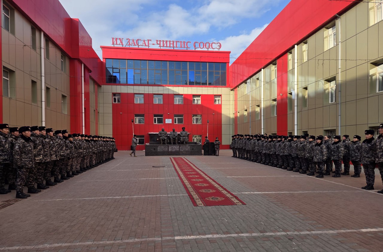 28 ноября с.г. дипломаты Посольства России в Монголии во главе с Чрезвычайным и Полномочным Послом А.Н.Евсиковым посетили Университет «Их засаг» по приглашению ректора Н.Ням-Осора