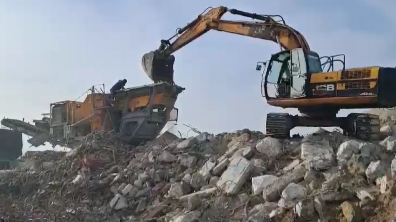 В Севастополе ликвидировали незаконную свалку площадью 8 квадратных километров