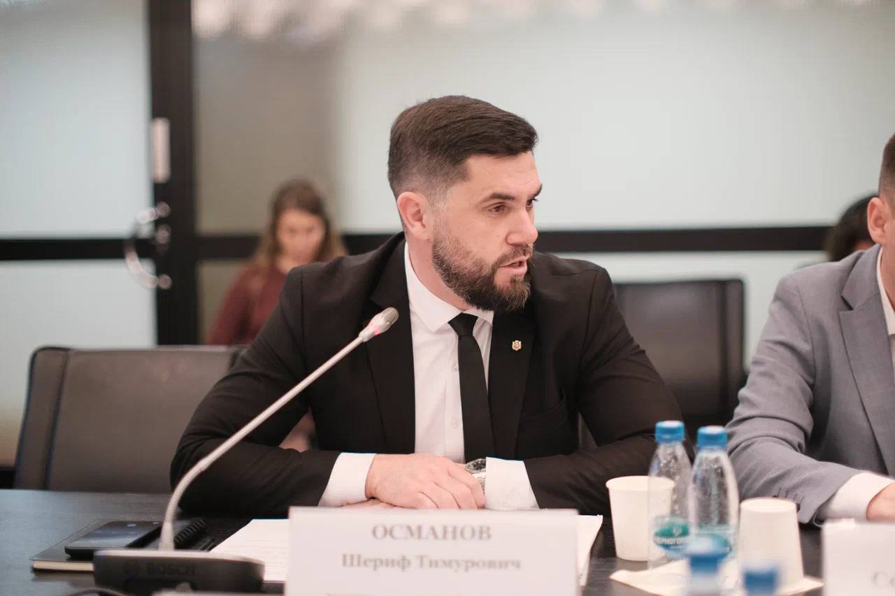 Шериф Османов: В ГОСУДАРСТВЕННОЙ ДУМЕ РФ ОБСУДИЛИ ВОПРОСЫ РАЗВИТИЯ СПОРТИВНОЙ ИНФРАСТРУКТУРЫ В РЕСПУБЛИКЕ КРЫМ