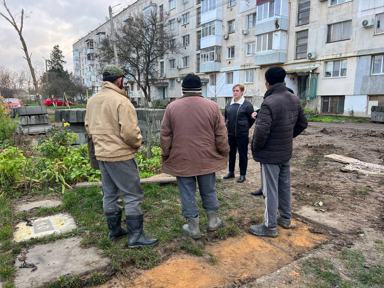 «Качество ремонта дворов находится под постоянным контролем со стороны администрации», - Жанна Хмур. «Качество ремонта дворов находится под постоянным контролем со стороны администрации», - Жанна Хмур.