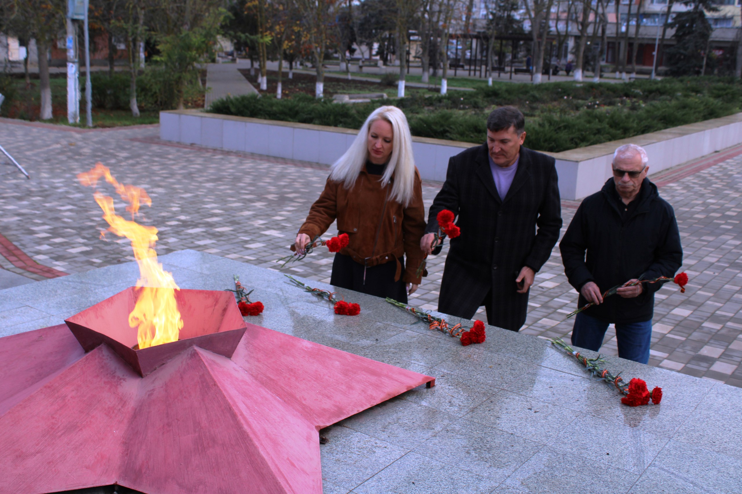 Сегодня, 3 декабря, в России отмечается День Неизвестного солдата Сегодня, 3 декабря, в России отмечается День Неизвестного солдата