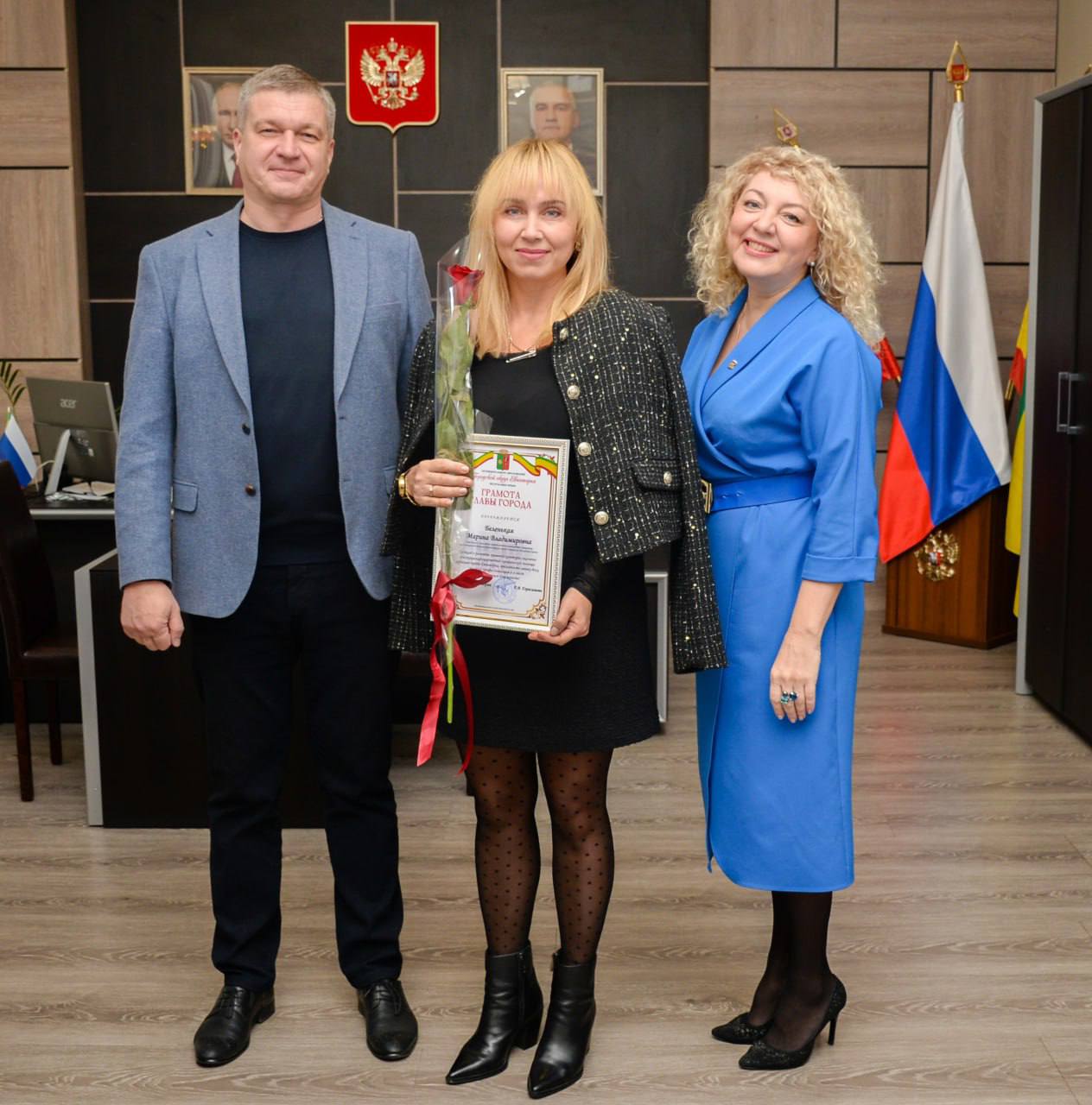 Александр Юрьев: Сегодня рабочий день начался с поздравления с Днём юриста людей, которые защищают интересы граждан и играют ключевую роль в укреплении правового статуса нашего государства Александр Юрьев: Сегодня рабочий день начался с поздравления с Днём юриста людей, которые защищают интересы граждан и играют ключевую роль в укреплении правового статуса нашего государства