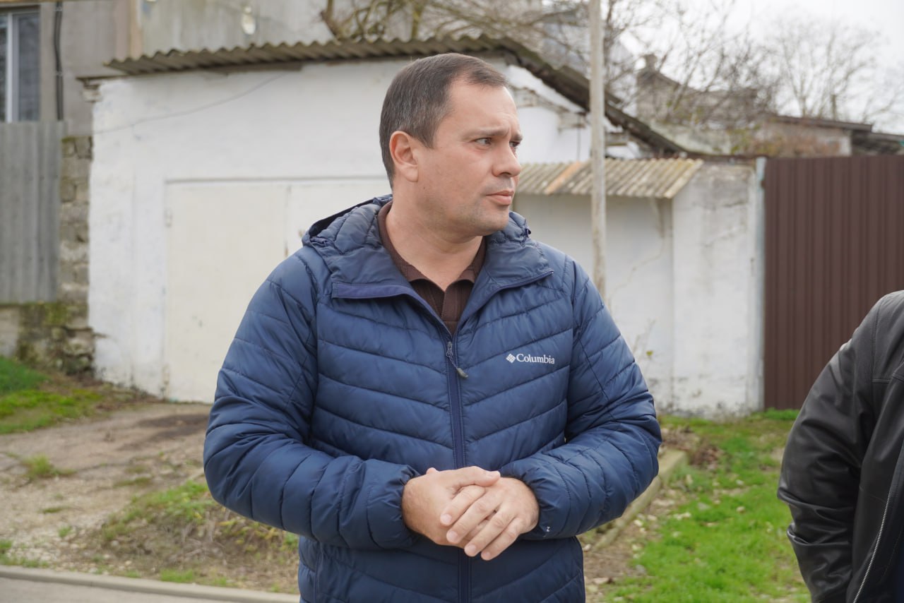 Олег Каторгин: По итогам проведения «Депутатского часа» совместно с депутатом Керченского городского совета Павлом Шпехтом встретился с жителями улицы Главной Олег Каторгин: По итогам проведения «Депутатского часа» совместно с депутатом Керченского городского совета Павлом Шпехтом встретился с жителями улицы Главной