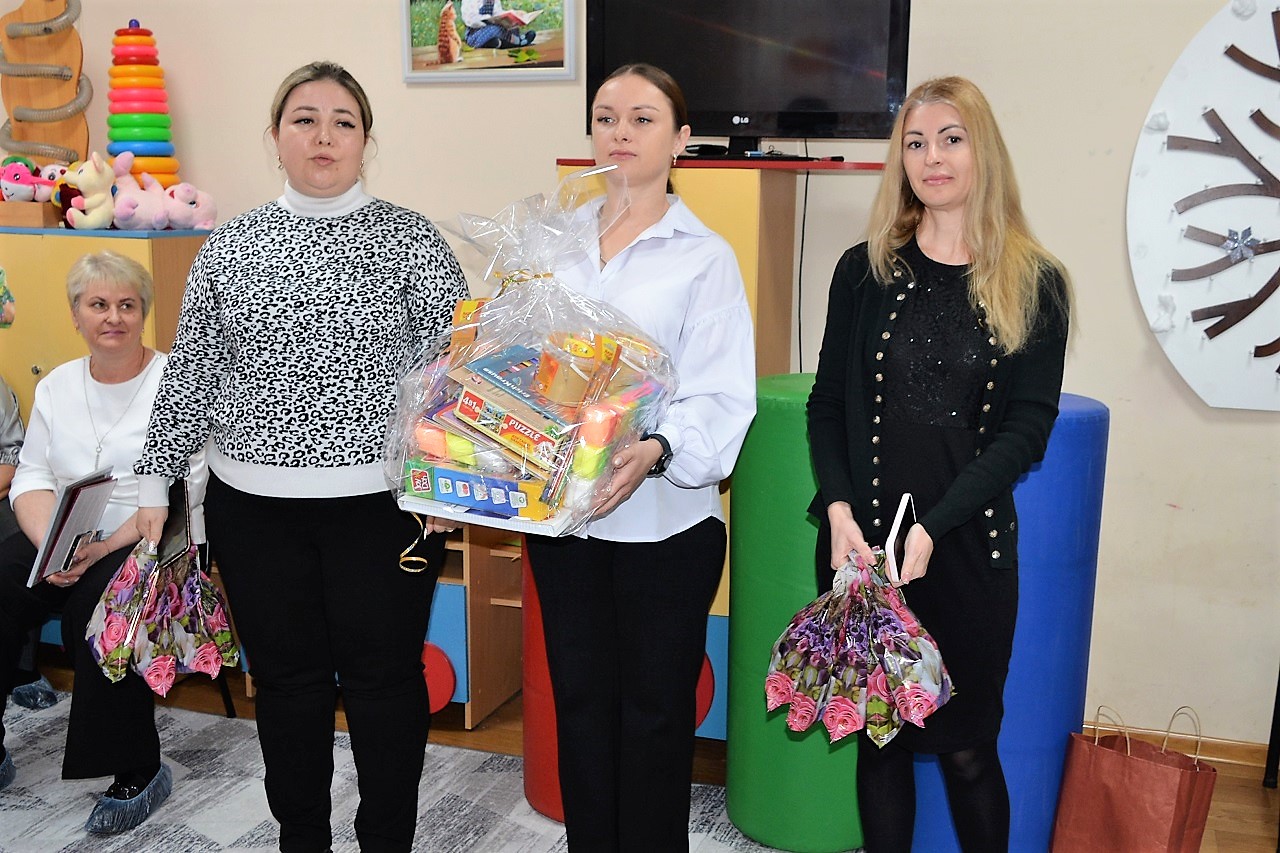 Для детей-инвалидов Первомайского района проведена развлекательно-игровая программа Для детей-инвалидов Первомайского района проведена развлекательно-игровая программа