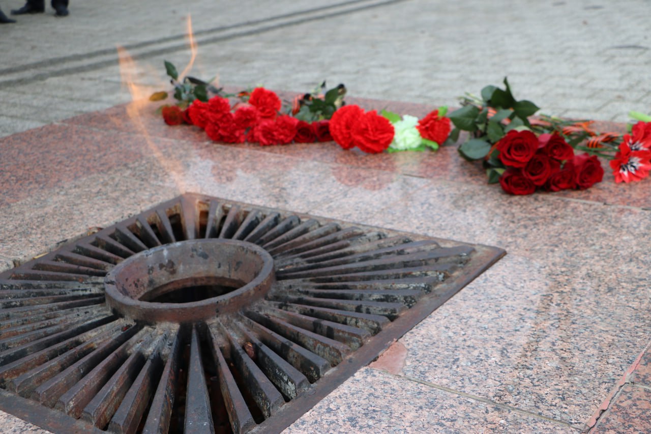 Владимир Ким: Сегодня мы отмечаем День Неизвестного Солдата — памятную дату, которая объединяет нас в общем чувстве благодарности и скорби Владимир Ким: Сегодня мы отмечаем День Неизвестного Солдата — памятную дату, которая объединяет нас в общем чувстве благодарности и скорби