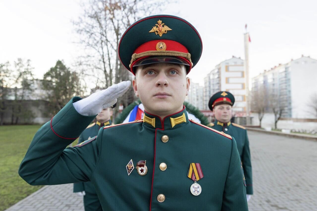 Их подвиг бесценен – в Крыму отметили День неизвестного солдата Их подвиг бесценен – в Крыму отметили День неизвестного солдата