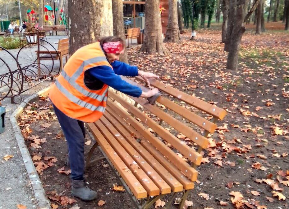 Каждый день сотрудники «Парков столицы» и подрядых организаций ухаживают за зелёными зонами города, чтобы они оставались местами, где хочется гулять, дышать глубже и проводить время с удовольствием Каждый день сотрудники «Парков столицы» и подрядых организаций ухаживают за зелёными зонами города, чтобы они оставались местами, где хочется гулять, дышать глубже и проводить время с удовольствием
